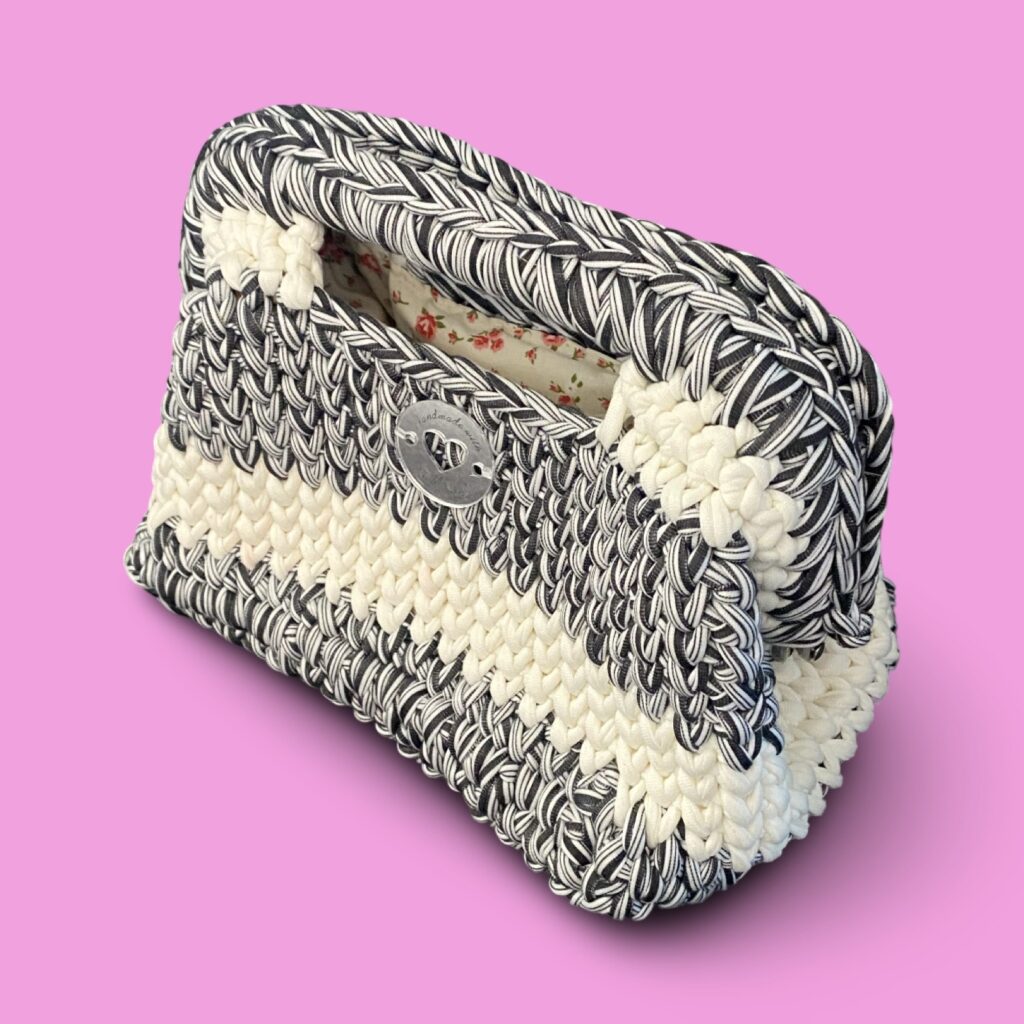 Small black and white crochet clutch bag #0037
