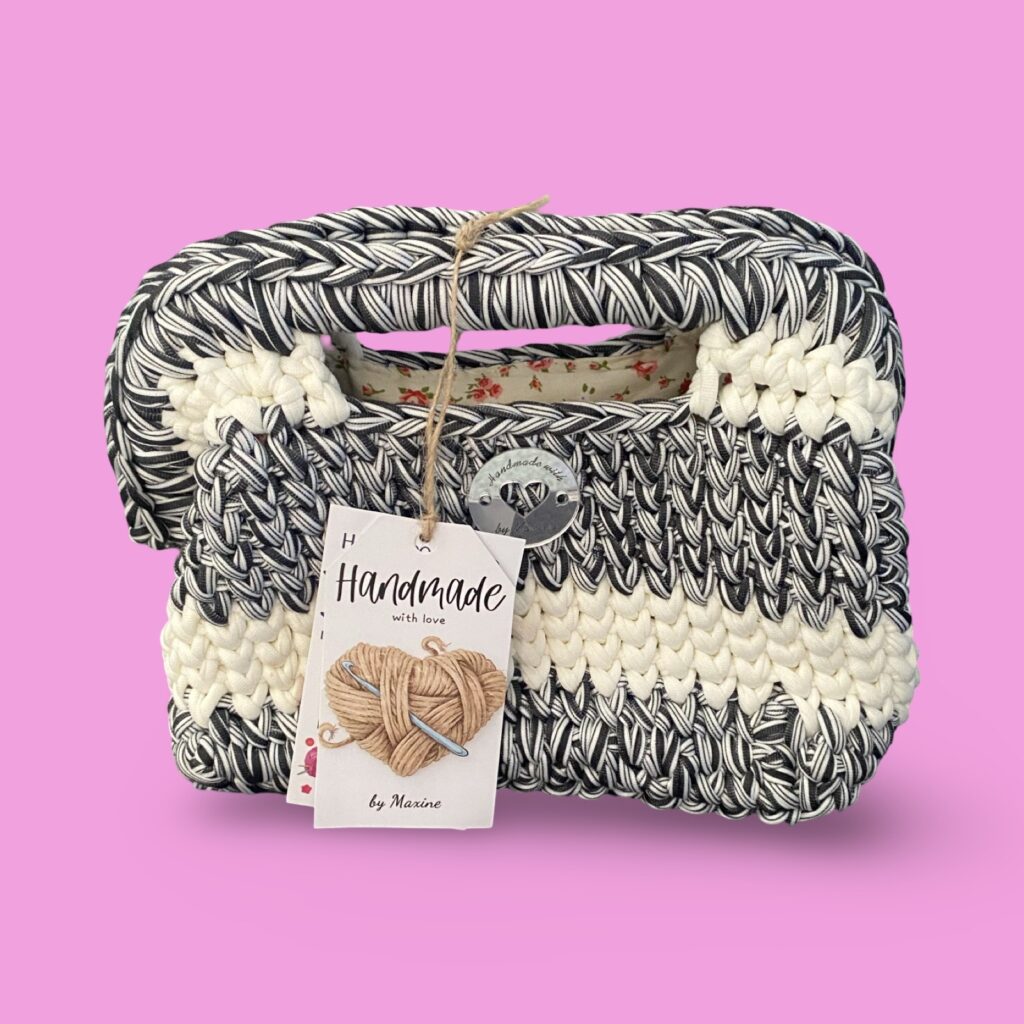 Small black and white crochet clutch bag #0037