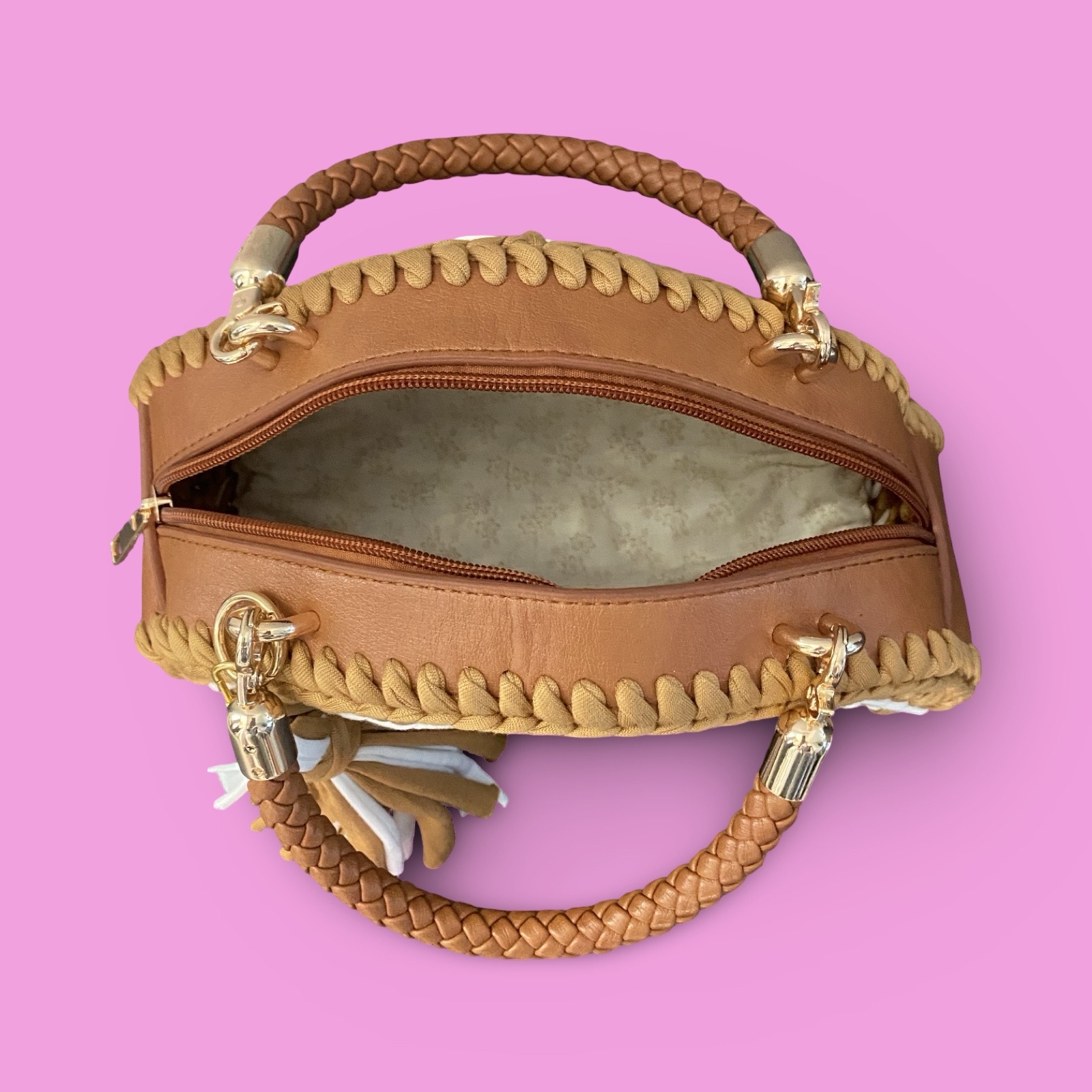 Tan and white crochet hand bag zip up #0007 - Image 3