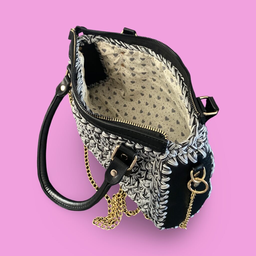 Back and white crochet hand bag with shoulder strap #0006